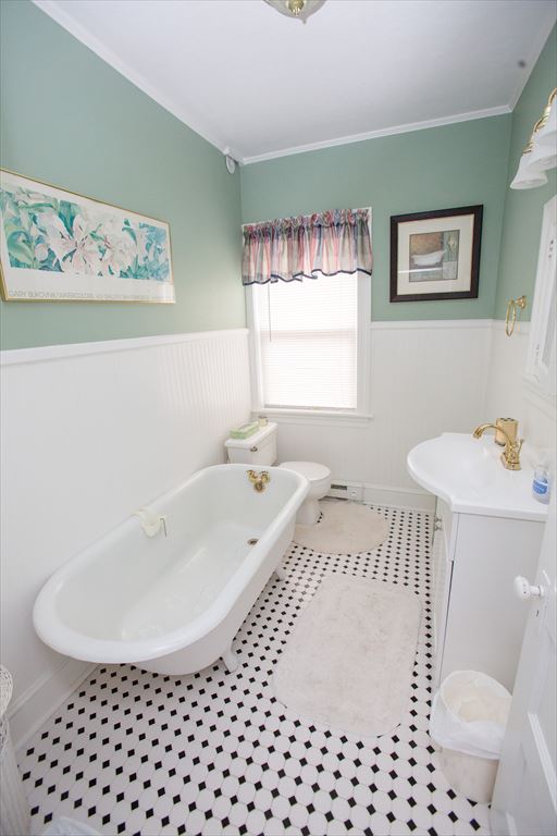 Clawfoot tubs and a kitchen for a crowd at Azure Estate, Cape May